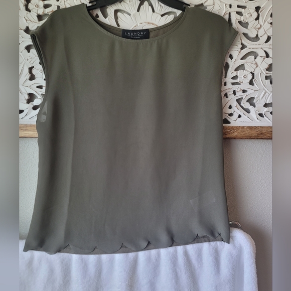 Laundry By Shelli Segal Scalloped Hem Top Size Small - Picture 1 of 5